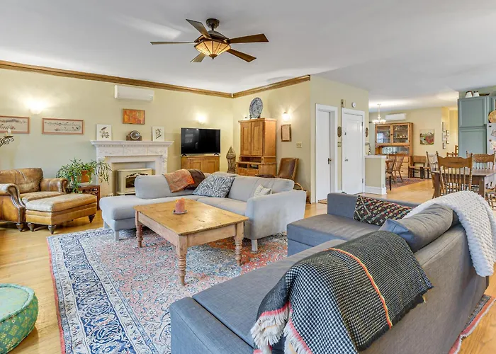 Historic 1930s Retreat! Walk To Wicker Park