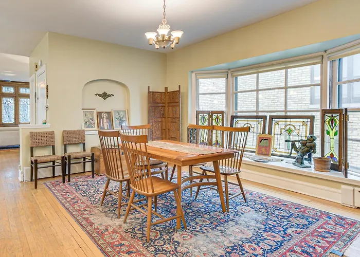 Historic 1930s Retreat! Walk To Wicker Park Hébergement de vacances